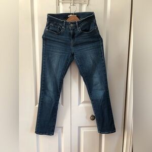 LEVI’S Women’s size 4 Mid Rise Skinny Inseam 27”